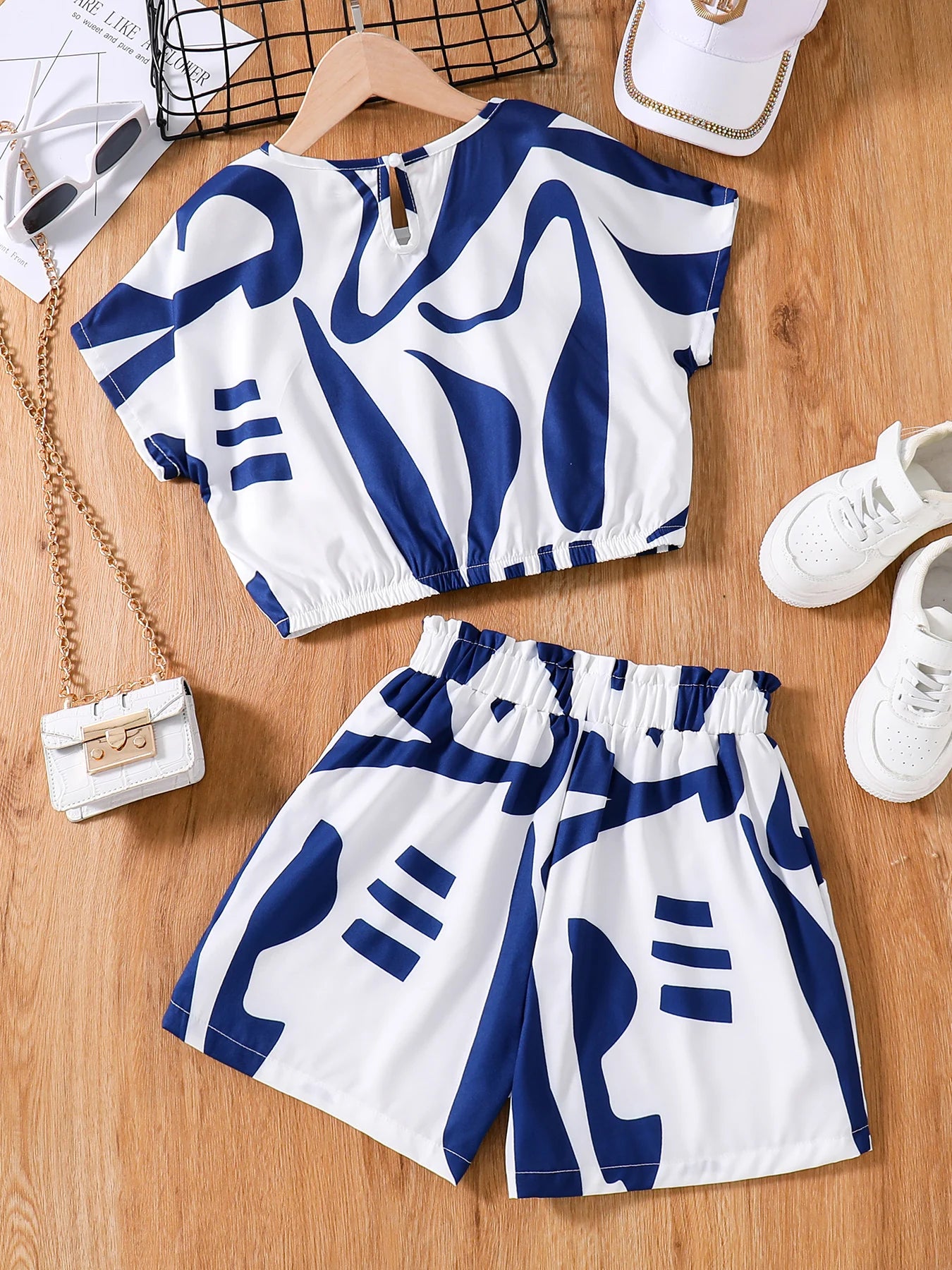 Spring and summer cute girl clothing fashion 2-piece outdoor casual white striped round neck T-shirt set