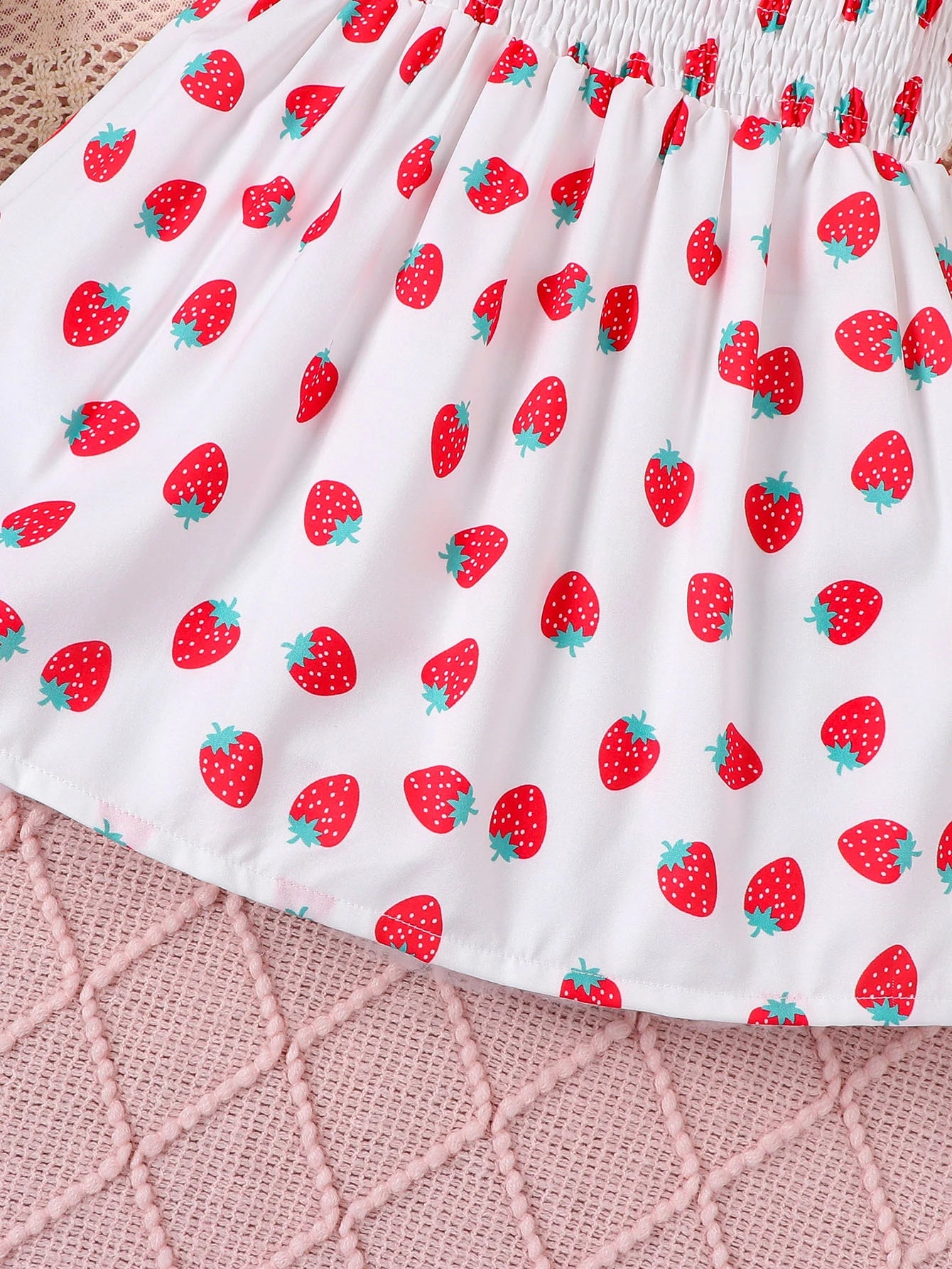 Single piece baby girl baby fashionable, sweet and cute short sleeved bubble sleeve strawberry print dress for summer