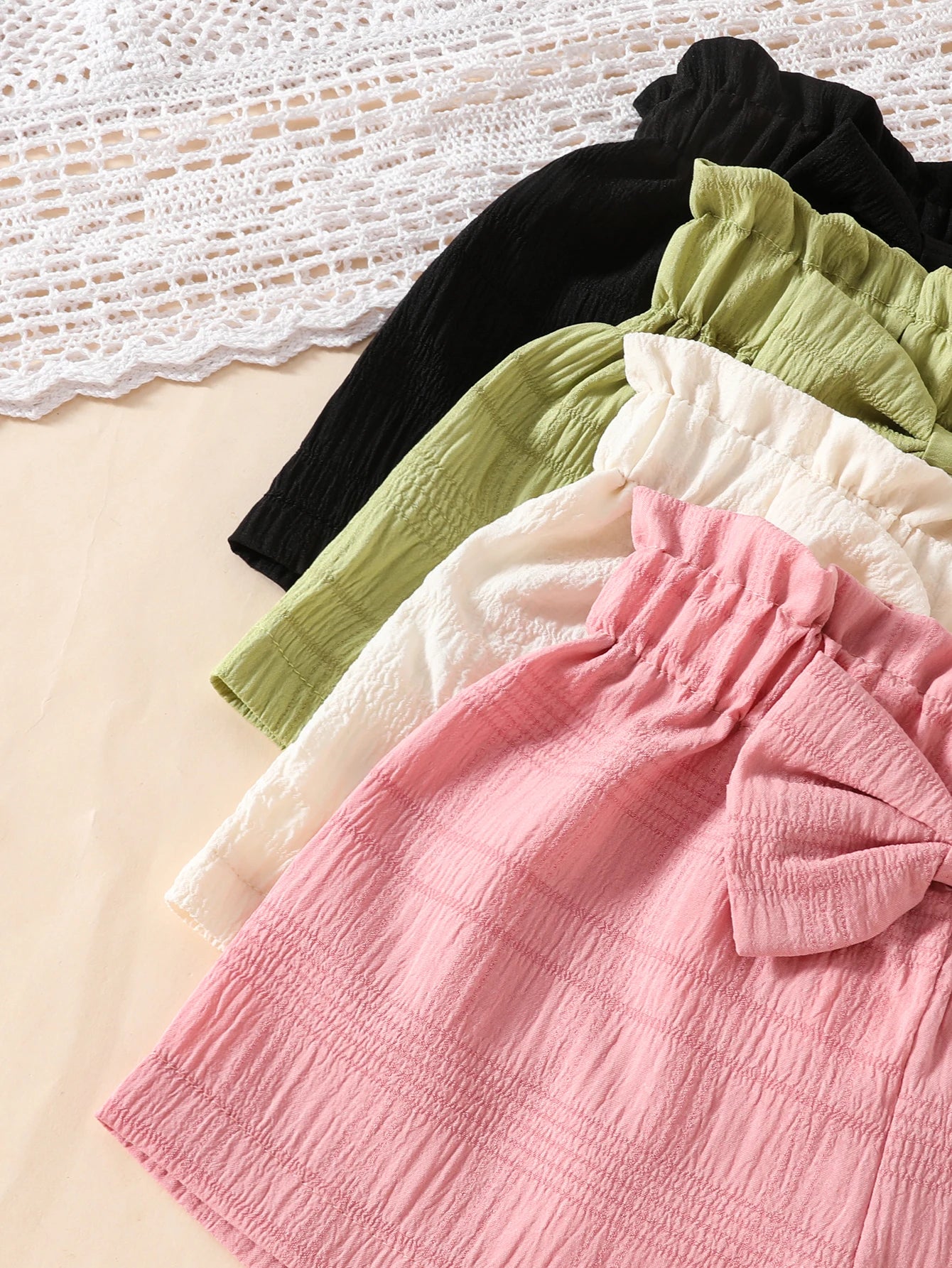 Girls' Casual Solid Color Polyester Shorts with 3D Bow Detail, Regular Fit Woven Fabric for Spring/Summer - 95% Polyester,