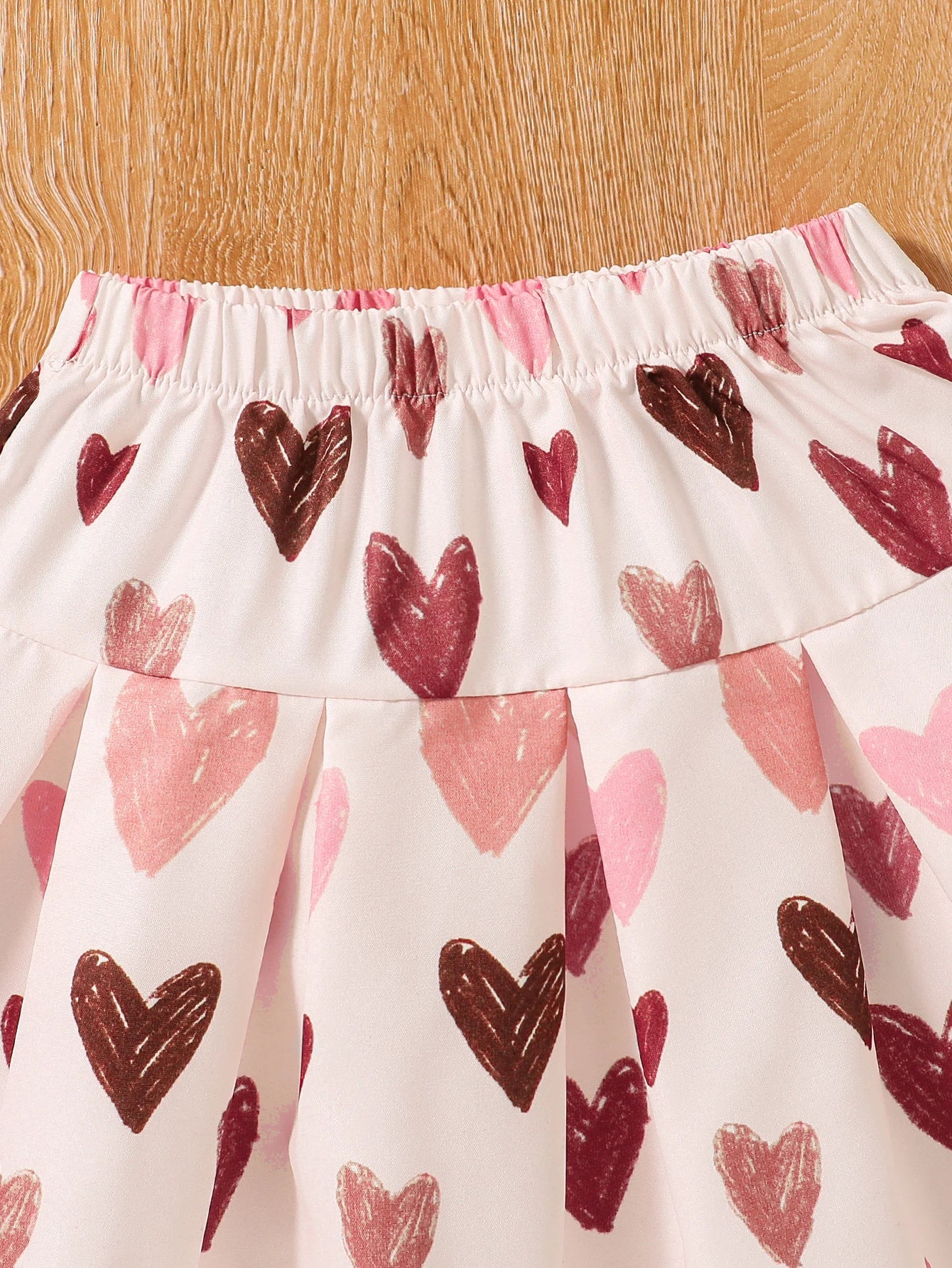 2-Piece Set: European and American Style Cute Children's Camisole with Heart Pattern T-Shirt + Heart Print Skirt, Summer Thin Style, Fashionable and Playful Elegant Ladylike Tank Top Paired with Short Skirt, Stylish Outfit fo