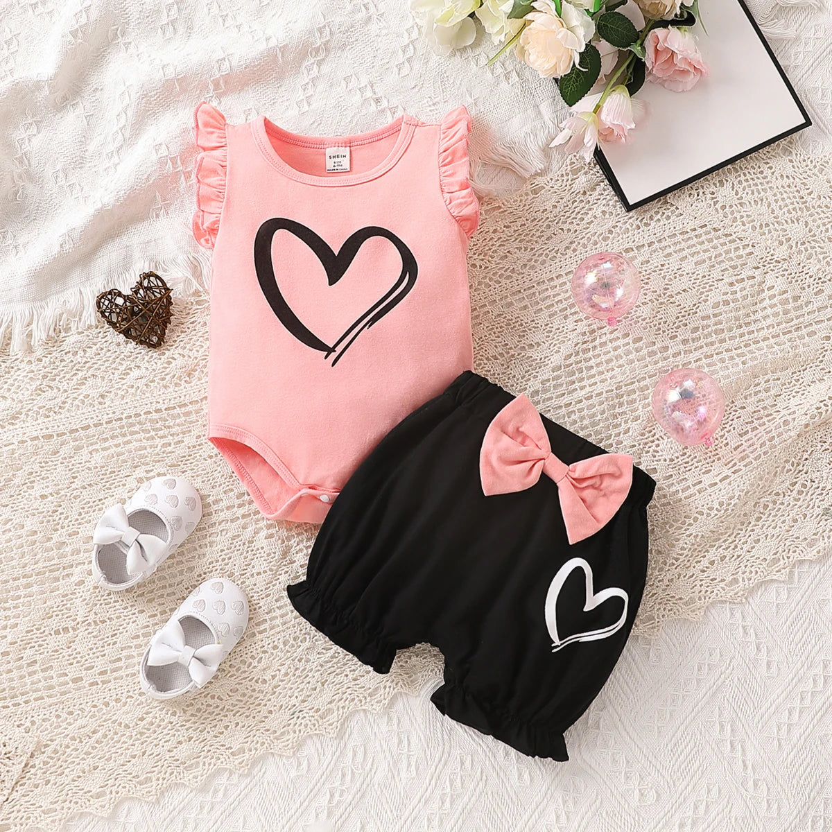 Two piece set of cute round neck love printed triangle jumpsuit and bow decoration shorts for baby girls in summer
