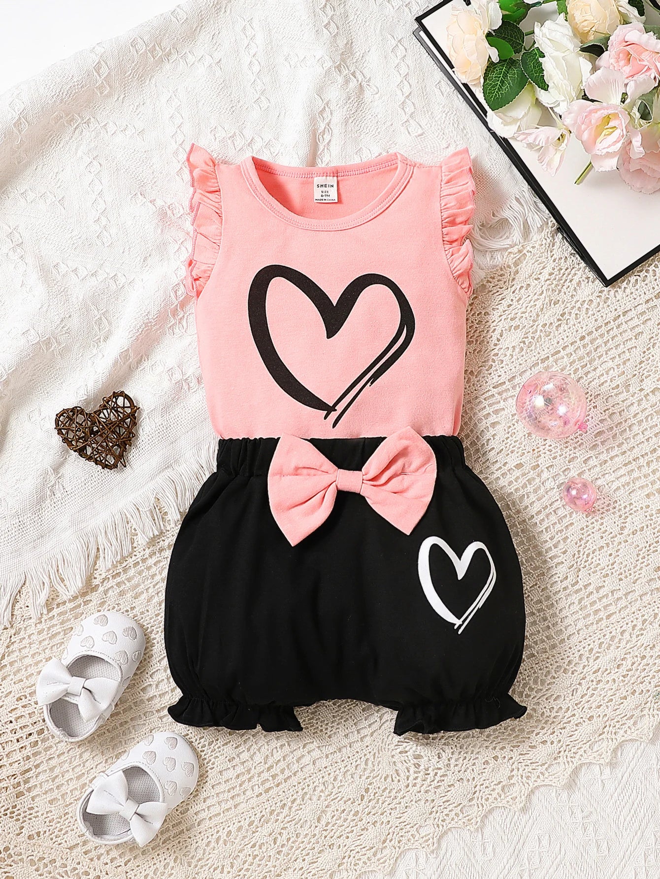 Two piece set of cute round neck love printed triangle jumpsuit and bow decoration shorts for baby girls in summer